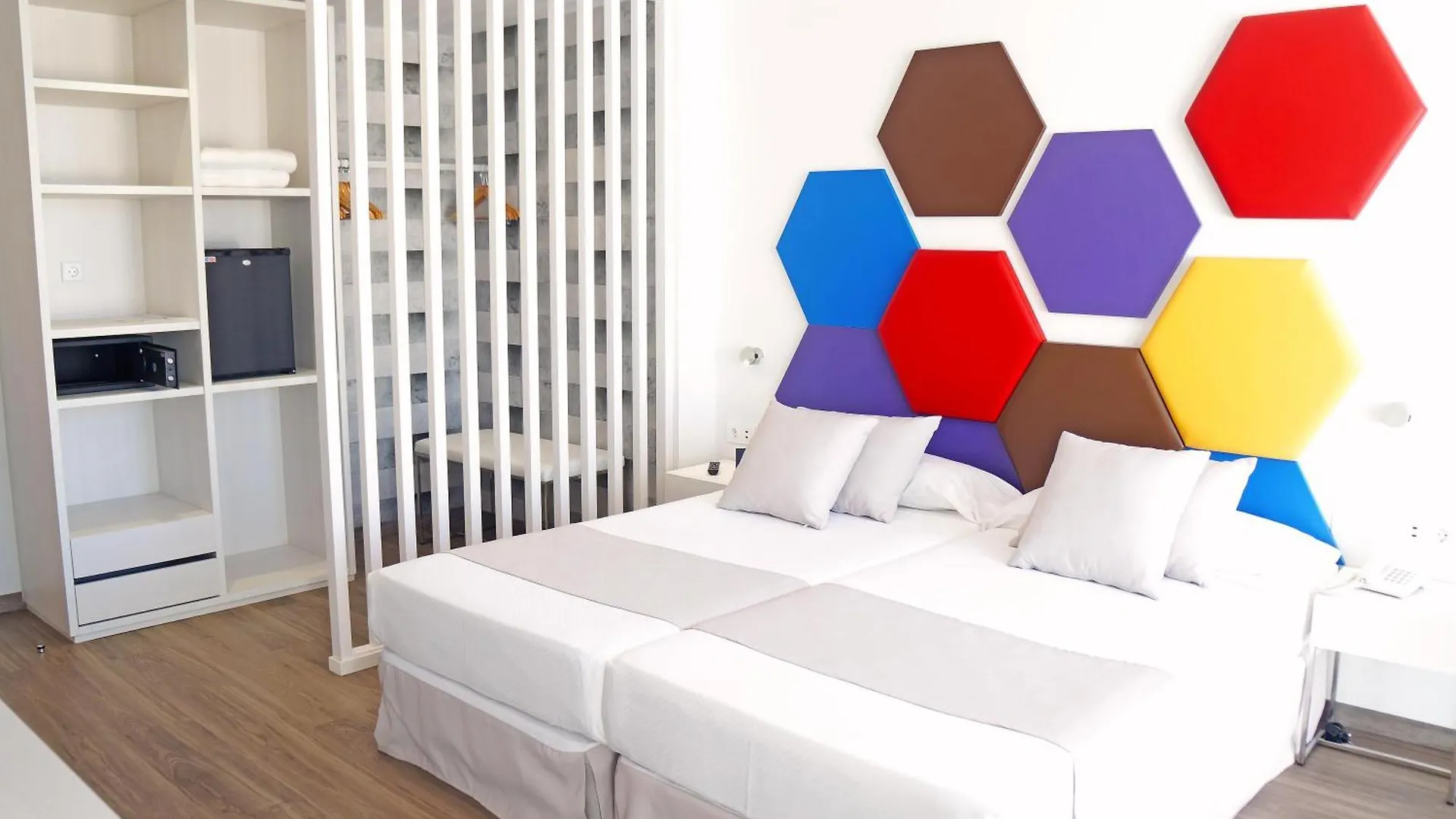 Alexandre Troya Hotel Playa de las Americas
